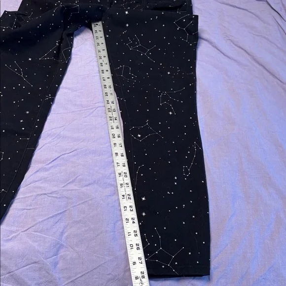 Vintage Torrid constellation black jeans in 14R 28” inseam. Washed and worn once - Picture 4 of 9